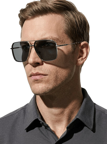 Alexander McQueen AM0500S 002