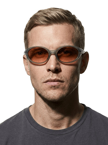 Oakley OO 9438 943826