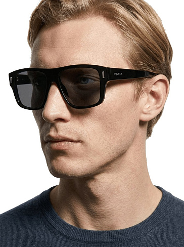 Alexander McQueen AM 0550S 001