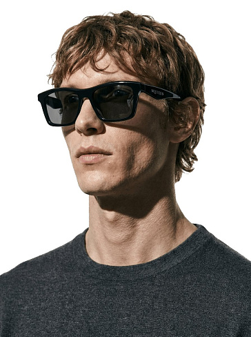 Alexander McQueen AM0472S 001