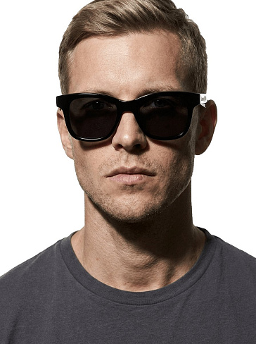 Alexander McQueen AM0382S 001